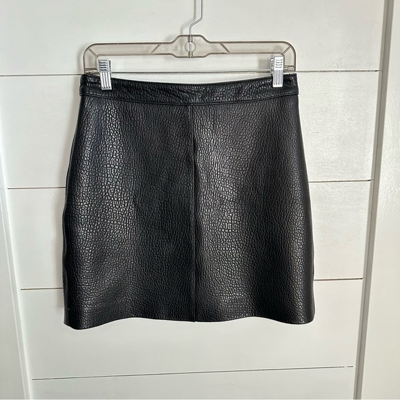 ENA PELLY 6 Classic black woman pebbled leather mini skirt runway luxury grease - Picture 2 of 9